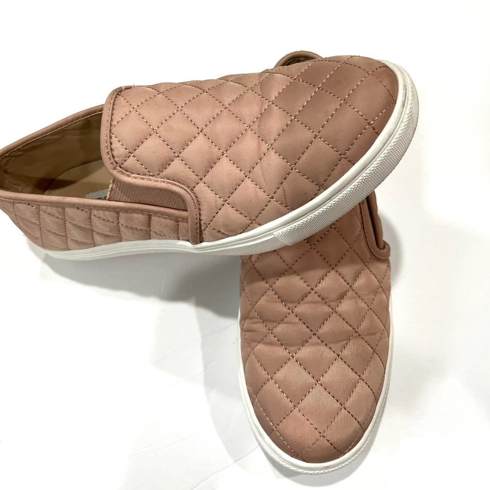 Steve Madden Ecentrca, Quilted Uppers Slip Ons, Size 7.5 B, Color Blush Or Pink